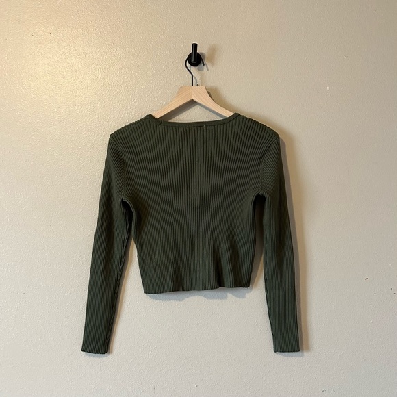 No Boundaries Olive Green Front Tie Sweater L - Preloved, Cozy & Stylish - Picture 2 of 4